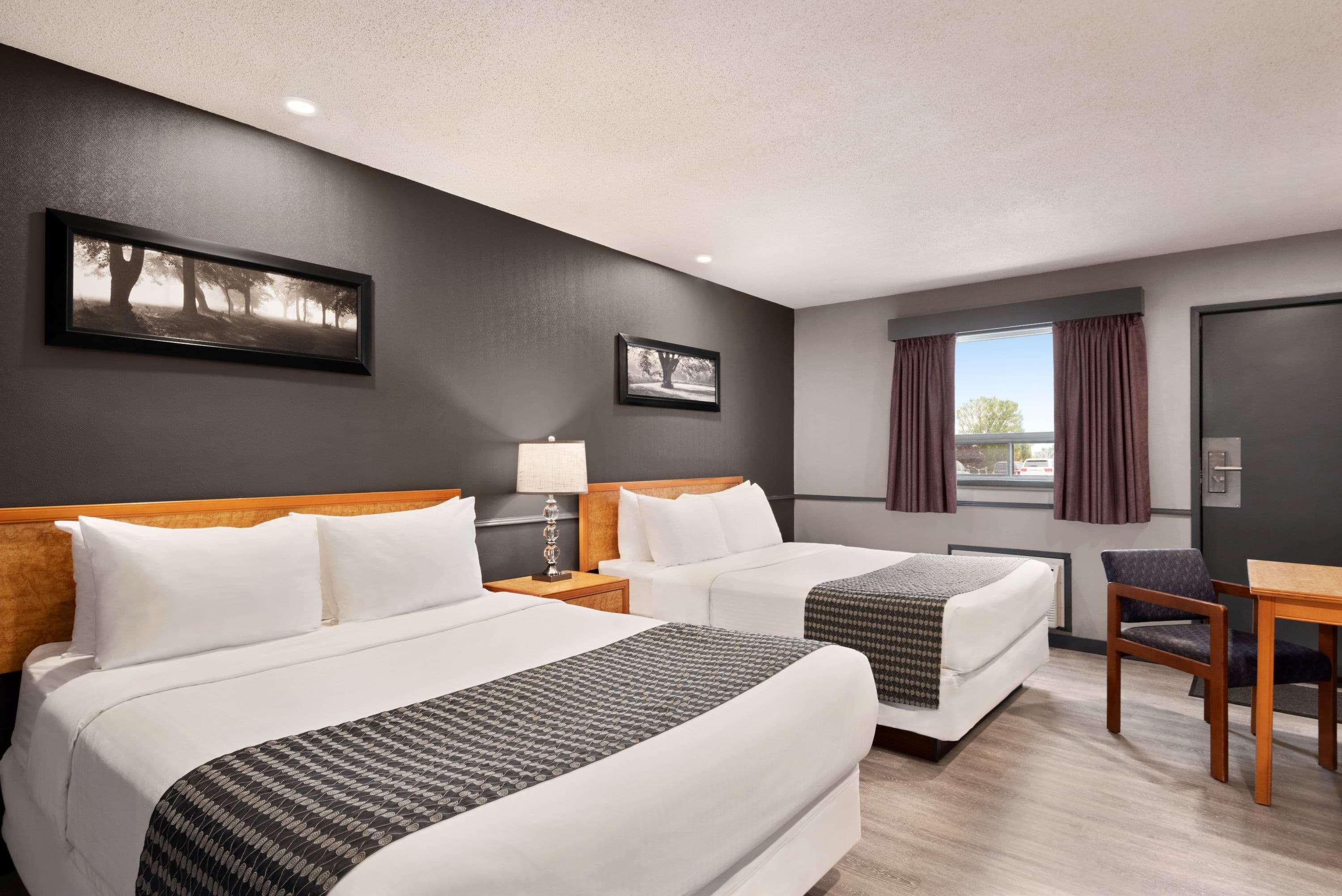 Travelodge By Wyndham Brandon Exteriör bild