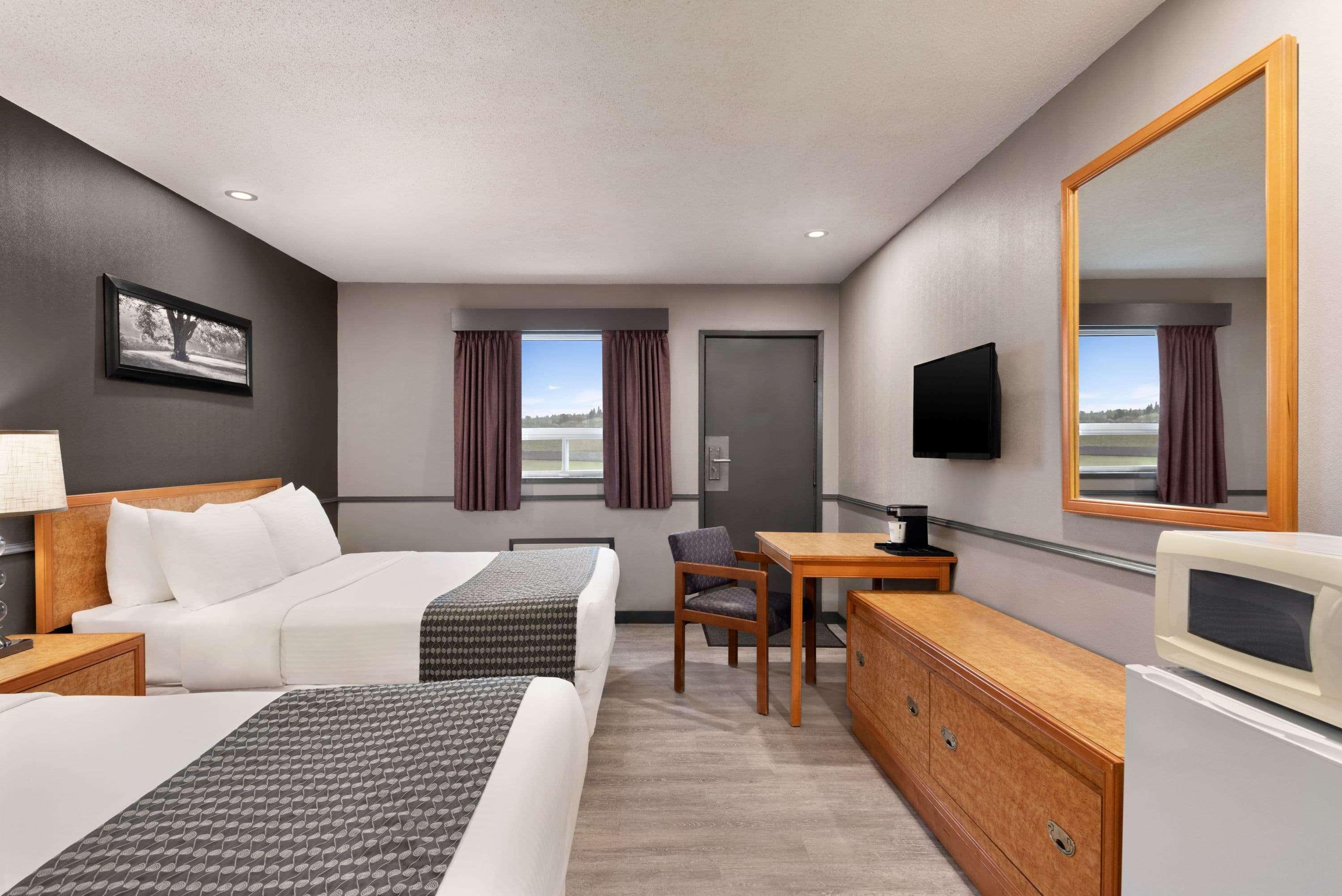 Travelodge By Wyndham Brandon Exteriör bild