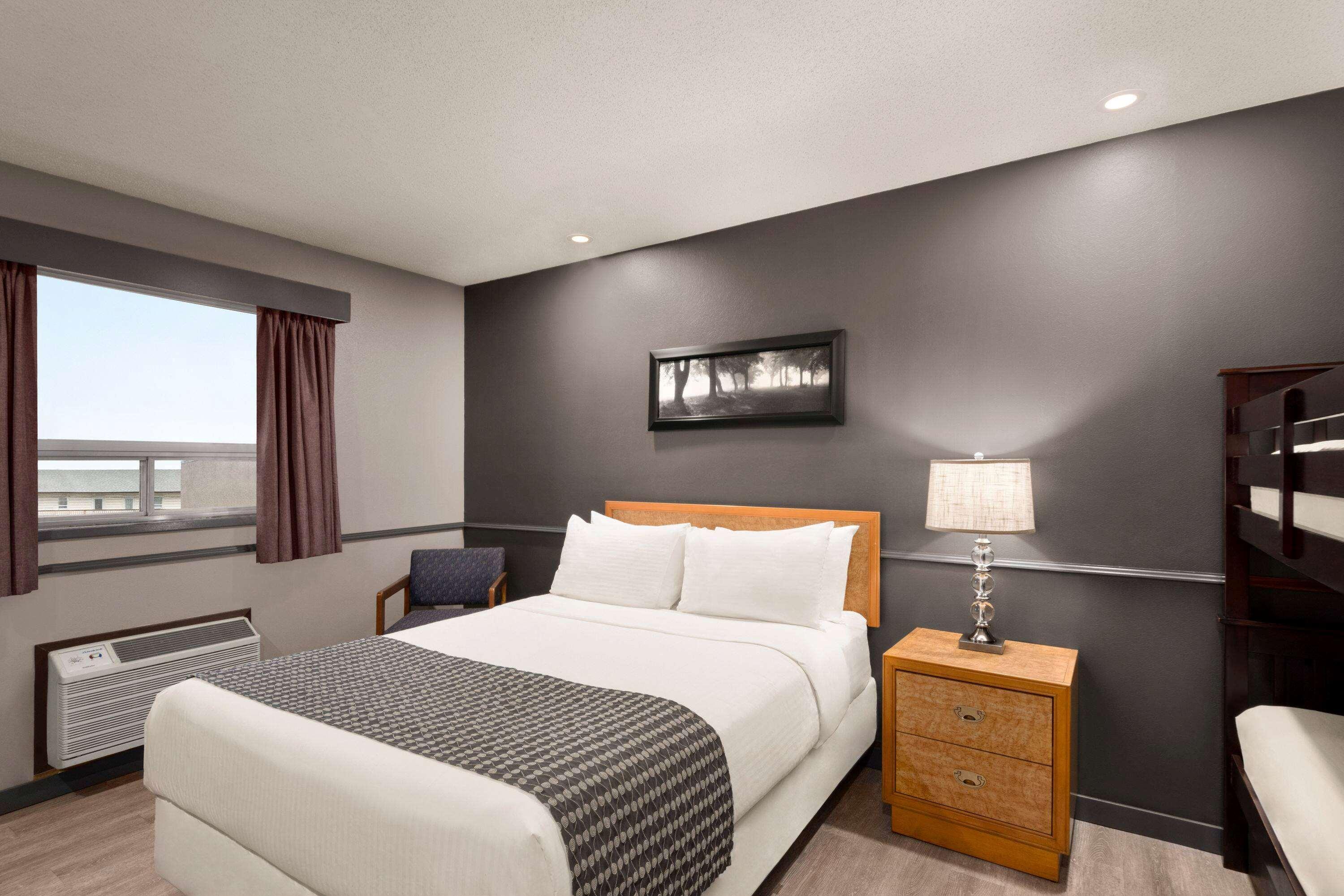 Travelodge By Wyndham Brandon Exteriör bild