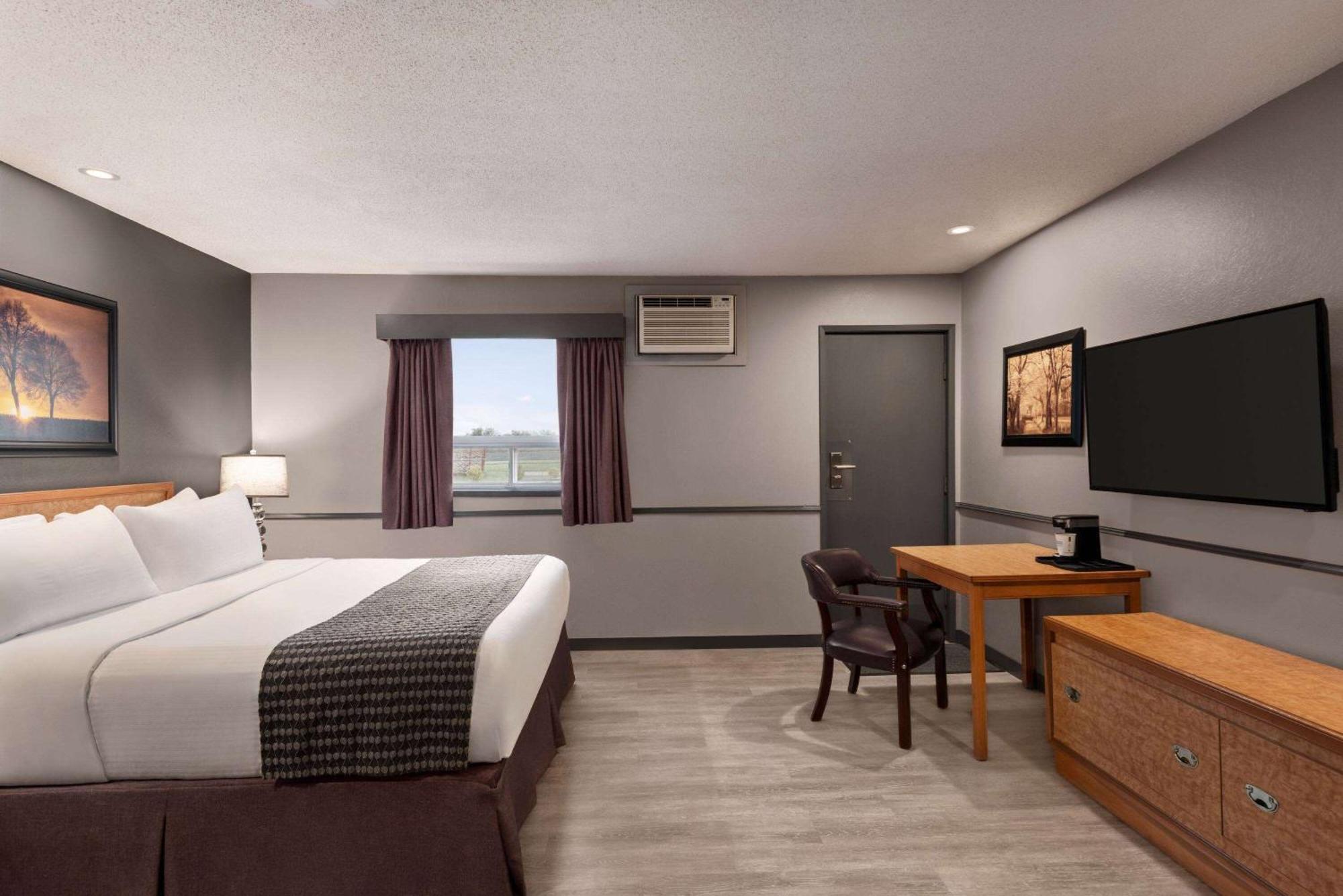 Travelodge By Wyndham Brandon Exteriör bild