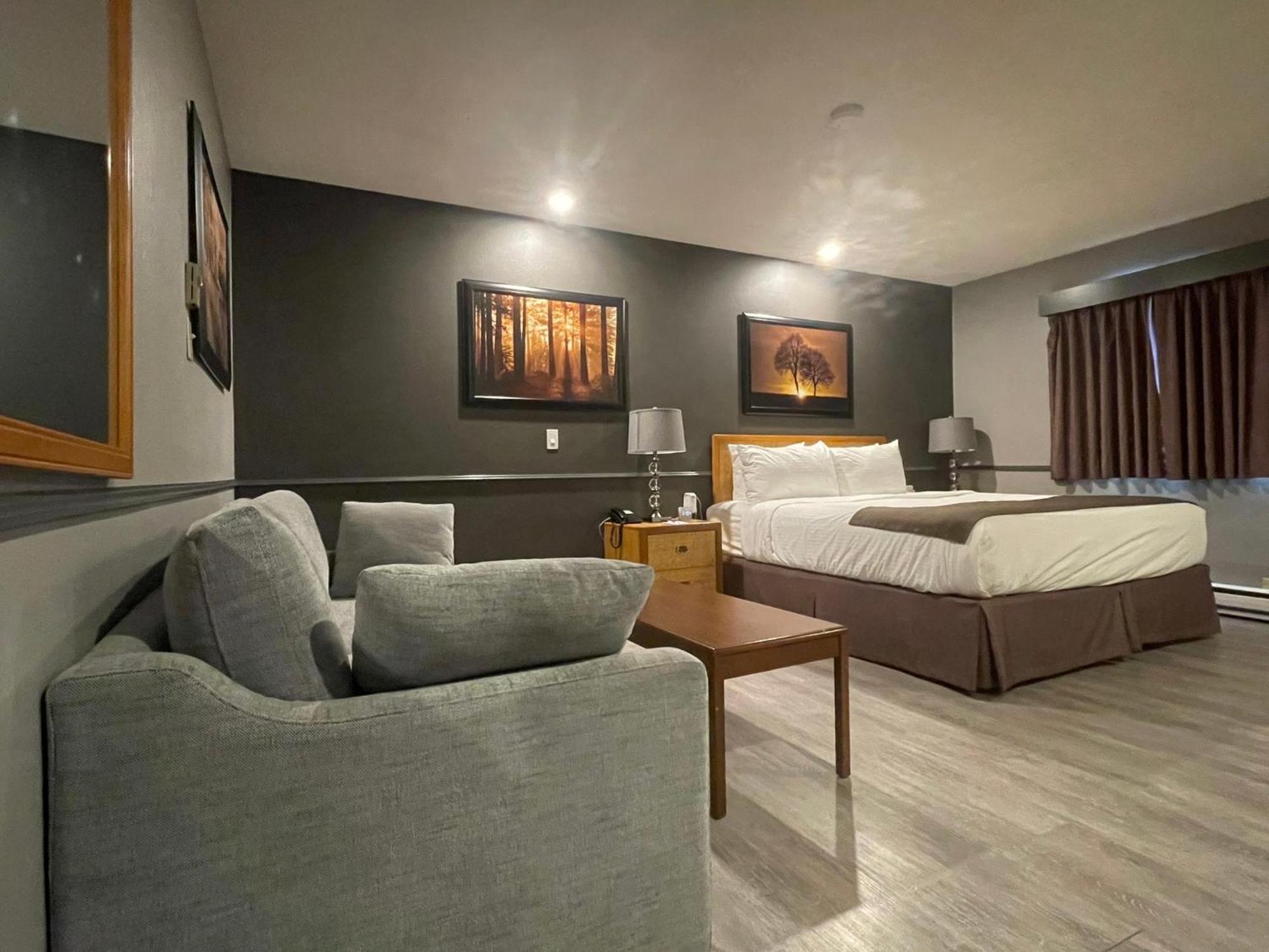 Travelodge By Wyndham Brandon Exteriör bild