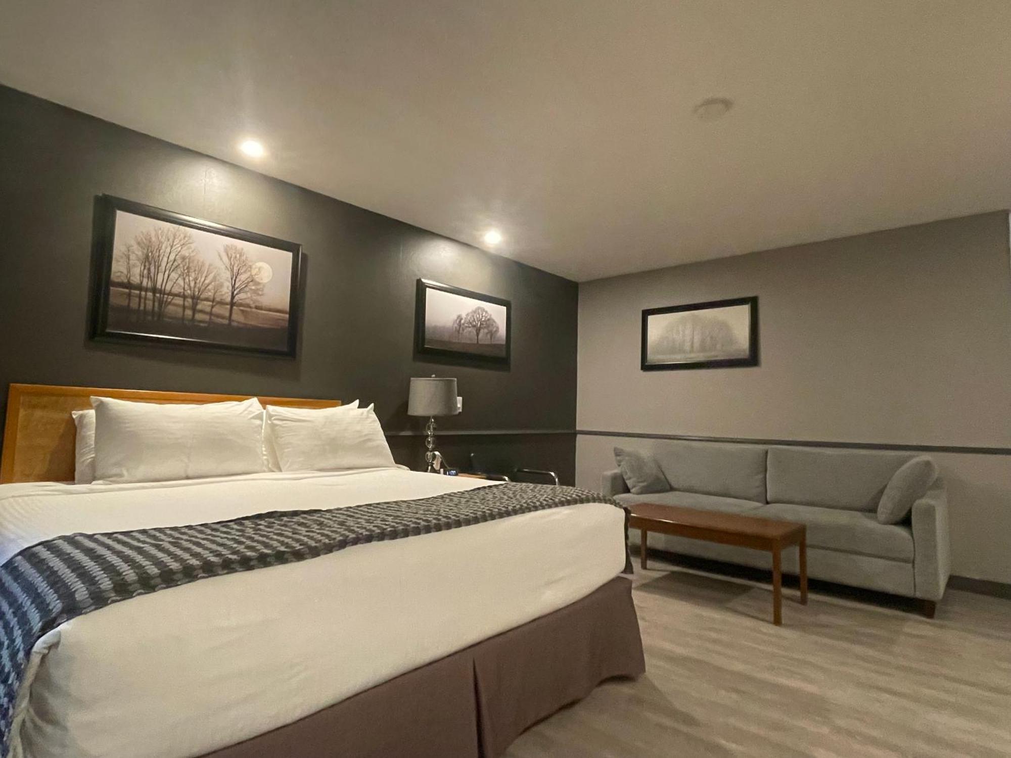 Travelodge By Wyndham Brandon Exteriör bild