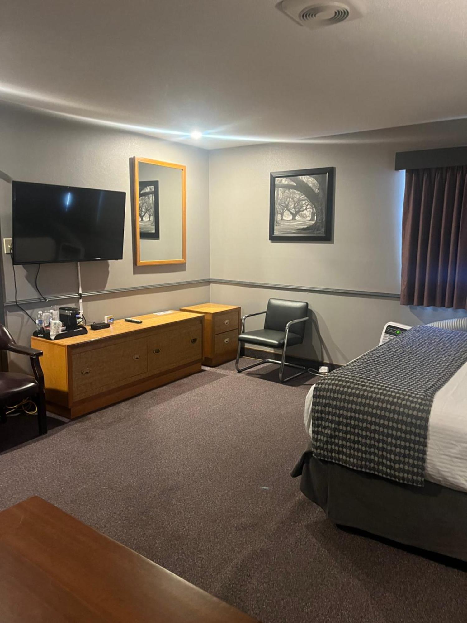 Travelodge By Wyndham Brandon Exteriör bild